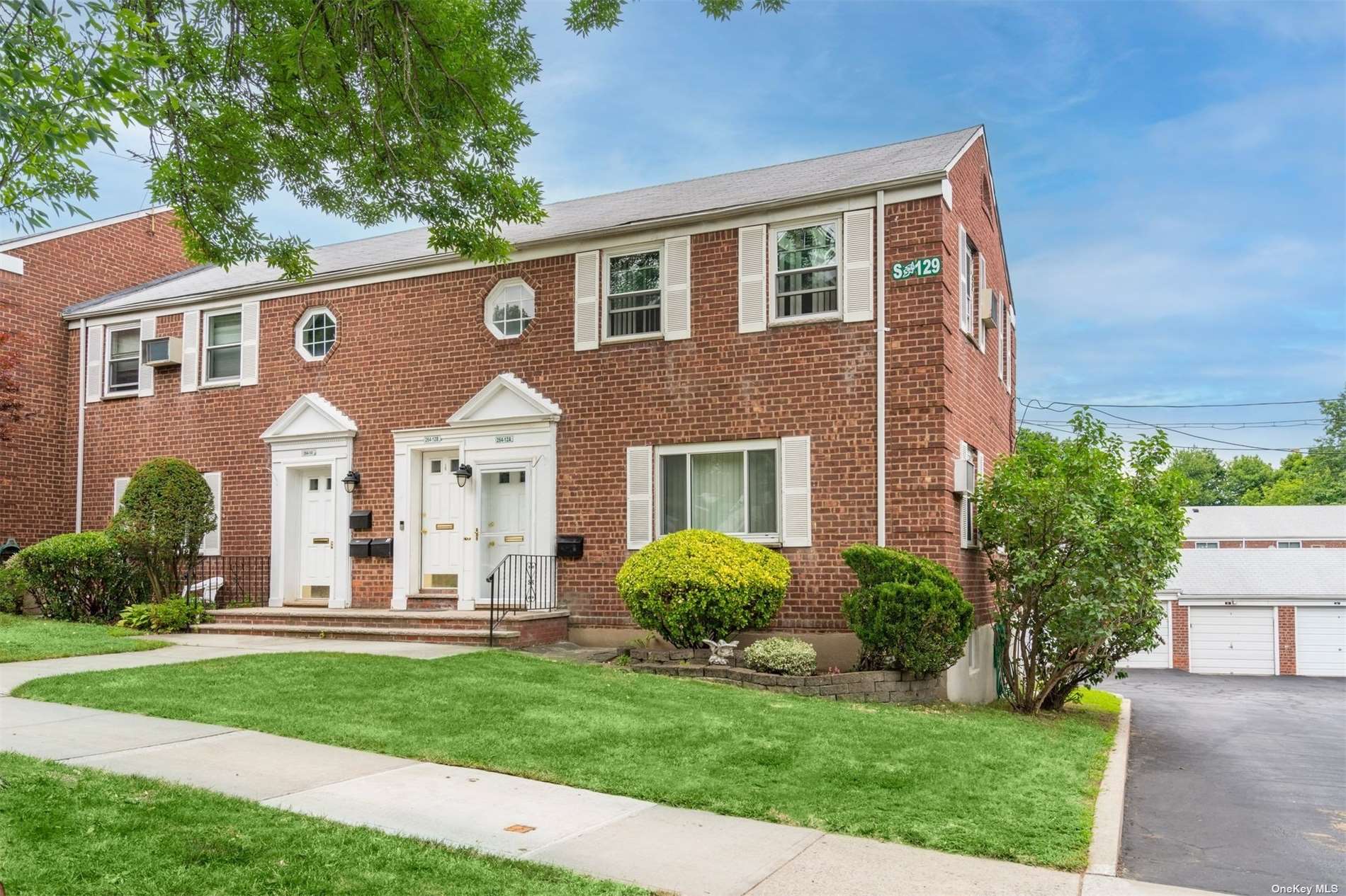 #1 photo, 264-12 73 Avenue, Glen Oaks , NY 11004