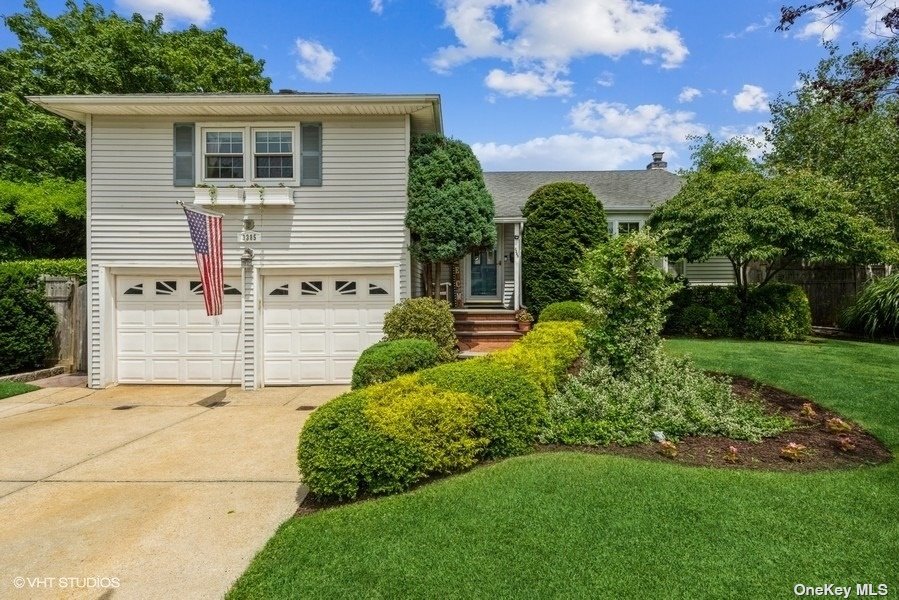 #1 photo, 3385 Carrollton Avenue, Wantagh , NY 11793