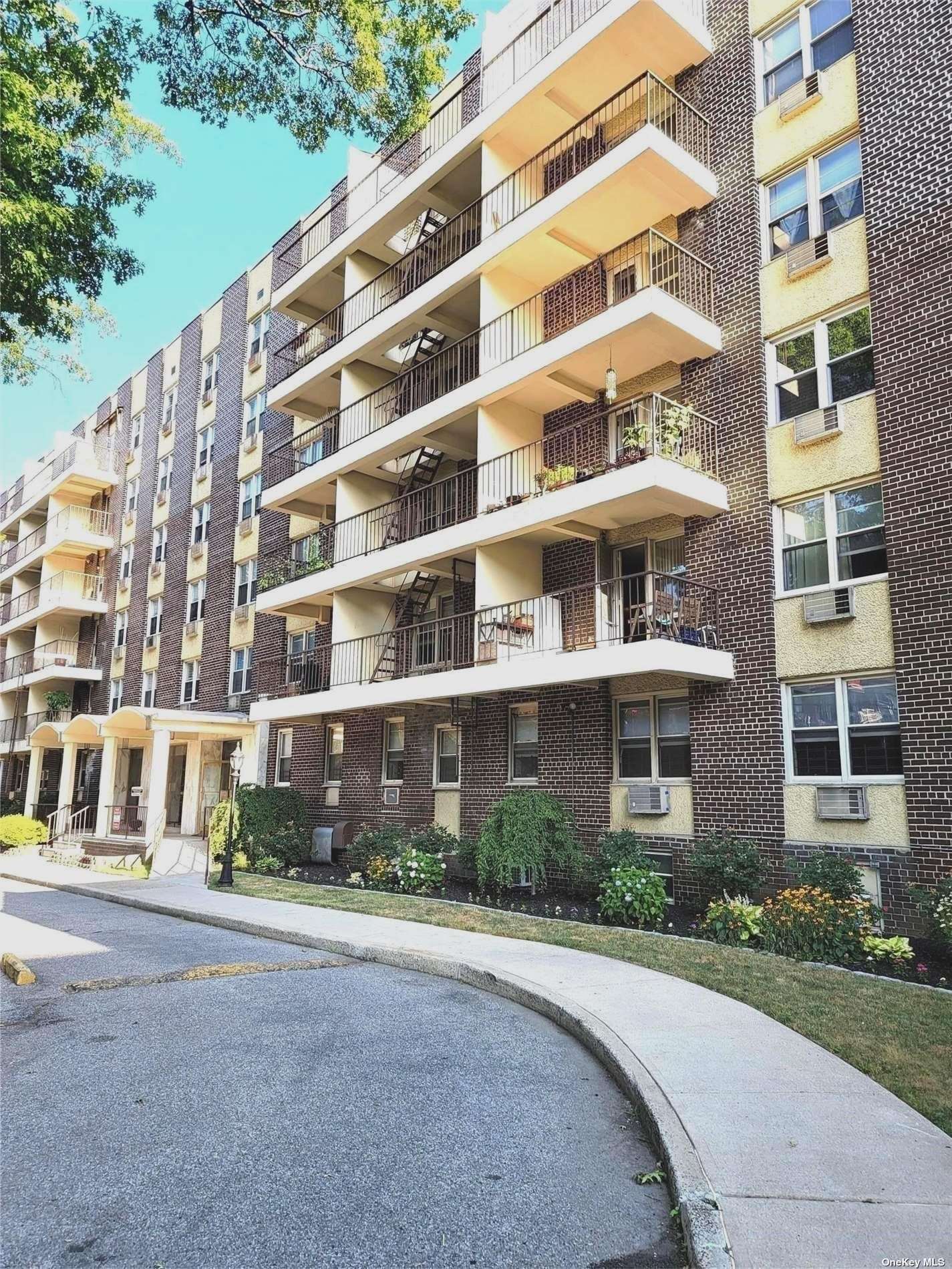 #1 photo, 140-55 34th Avenue, 法拉盛 Flushing , NY 11354