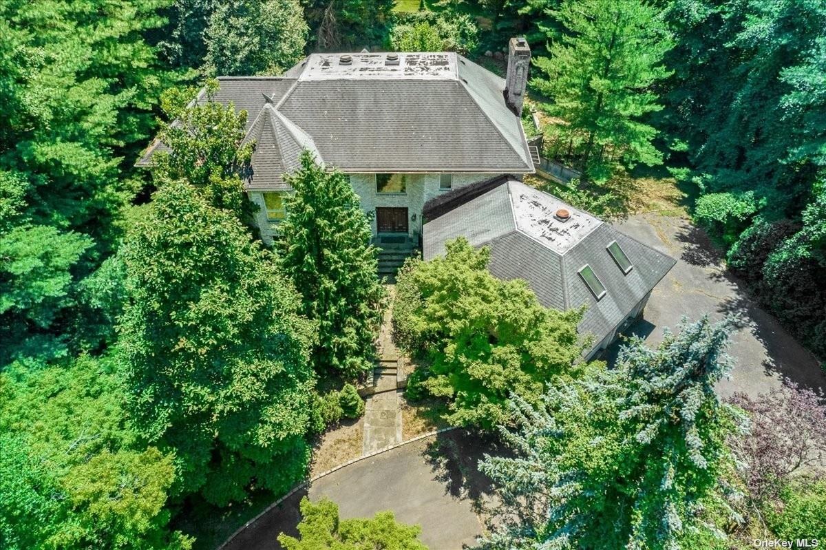 #1 photo, 79 New Woods Road, Glen Cove , NY 11542