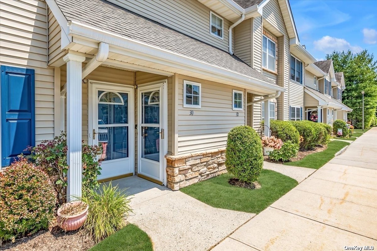 #1 photo, 30 Morley Circle, 롱 아일랜드 Melville , NY 11747