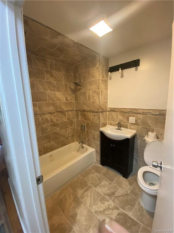 #1 photo, 2069 Lacombe Avenue, 布朗士 Bronx , NY 10473