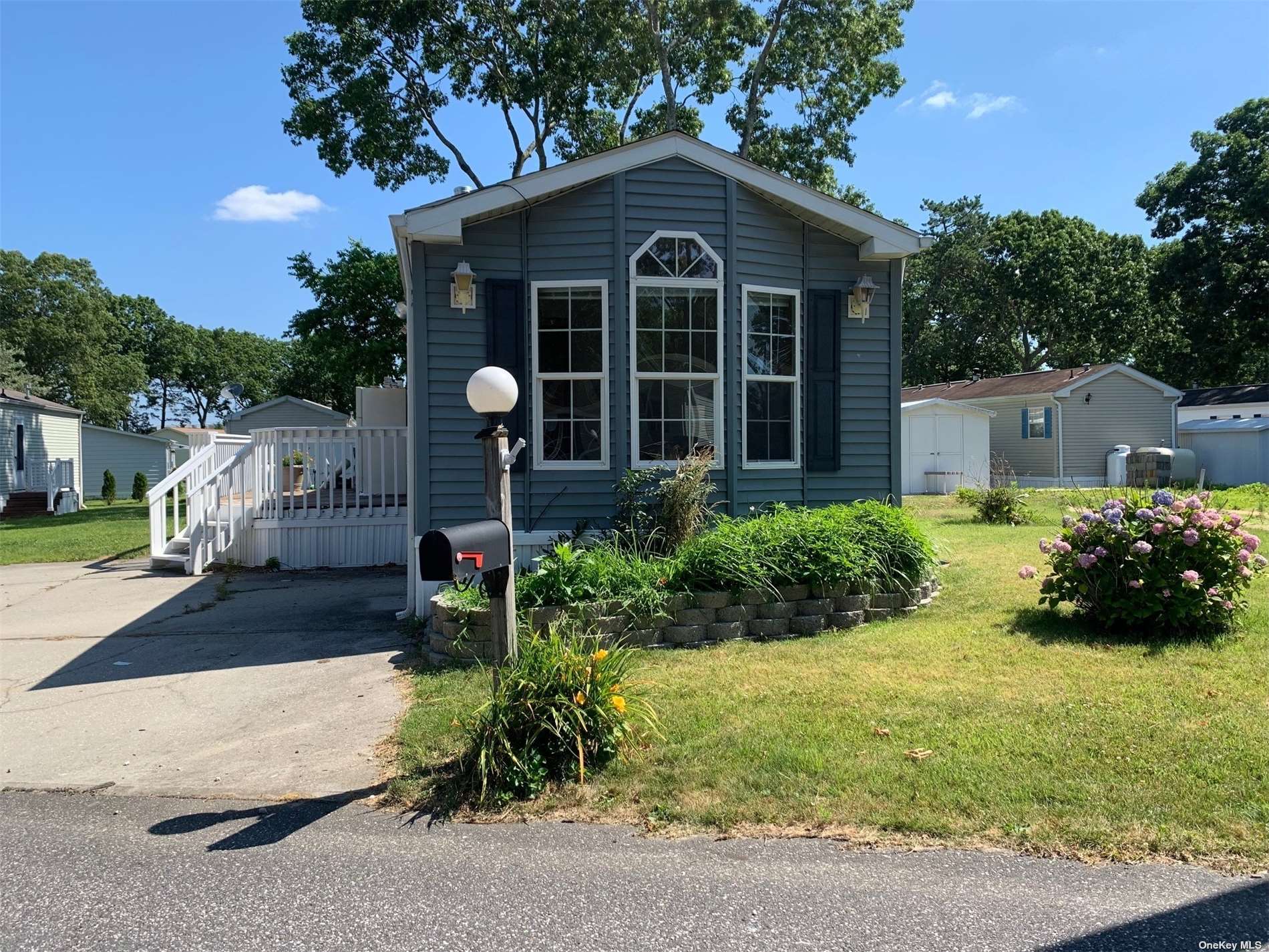 #1 photo, 1661-208 Old Country Road, Riverhead , NY 11901