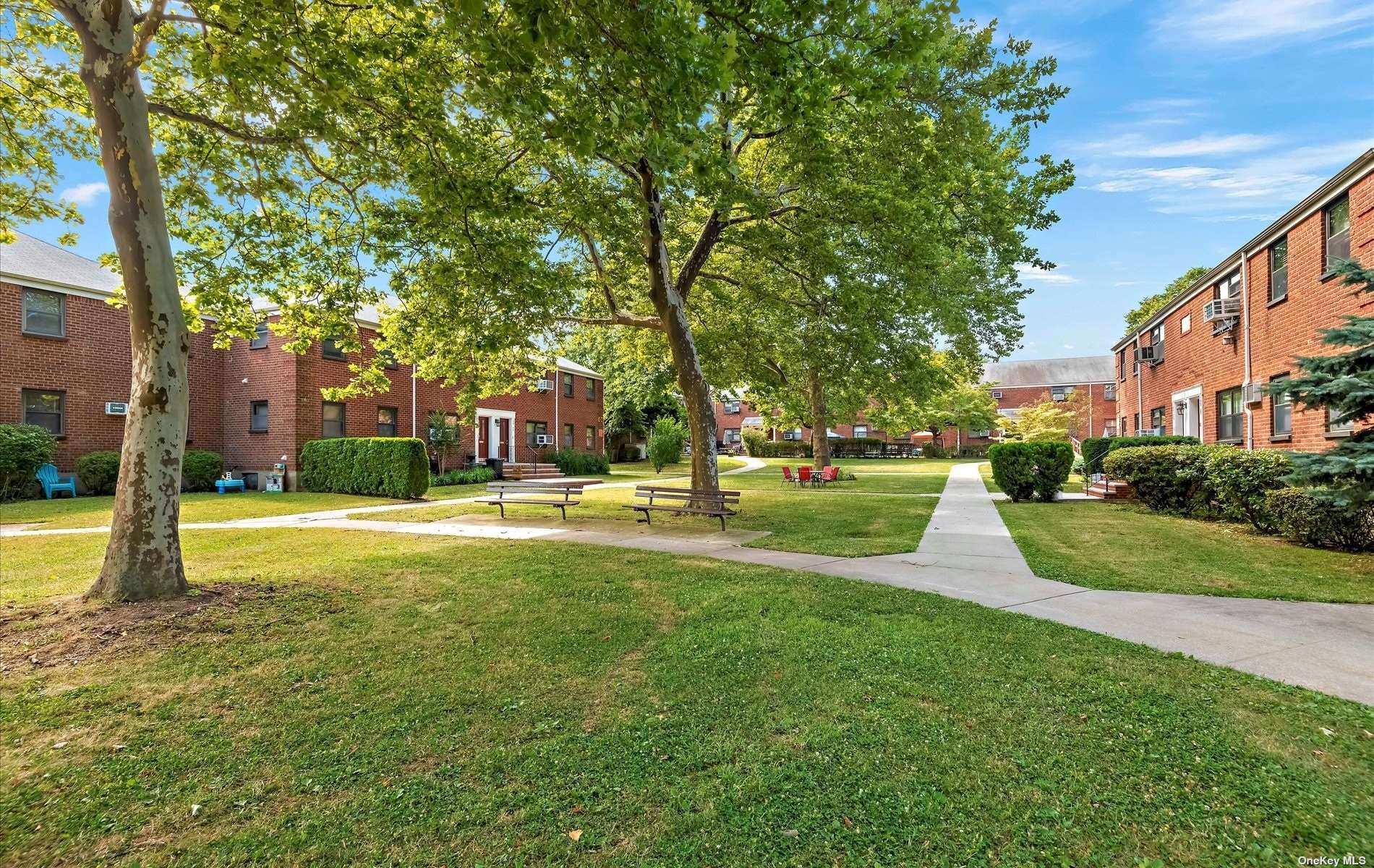 #1 photo, 199-30 19th Avenue, Куинс ‖ Whitestone , NY 11357