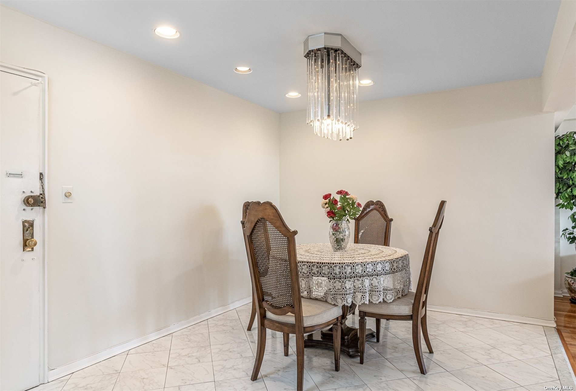 #1 photo, 210-15 23 Avenue, কুইন্‌স Bayside , NY 11360