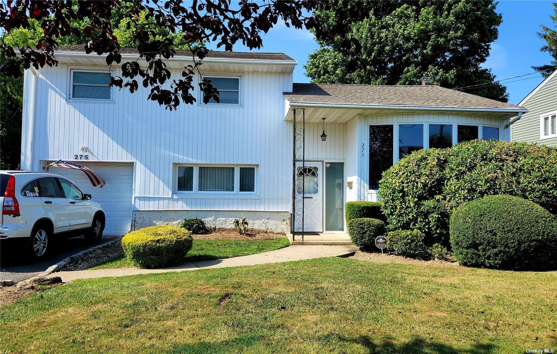 #1 photo, 275 N Kentucky Avenue, Massapequa , NY 11758