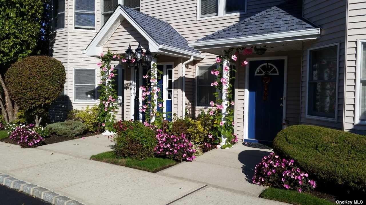 #1 photo, 92 Broadway, Amityville , NY 11701