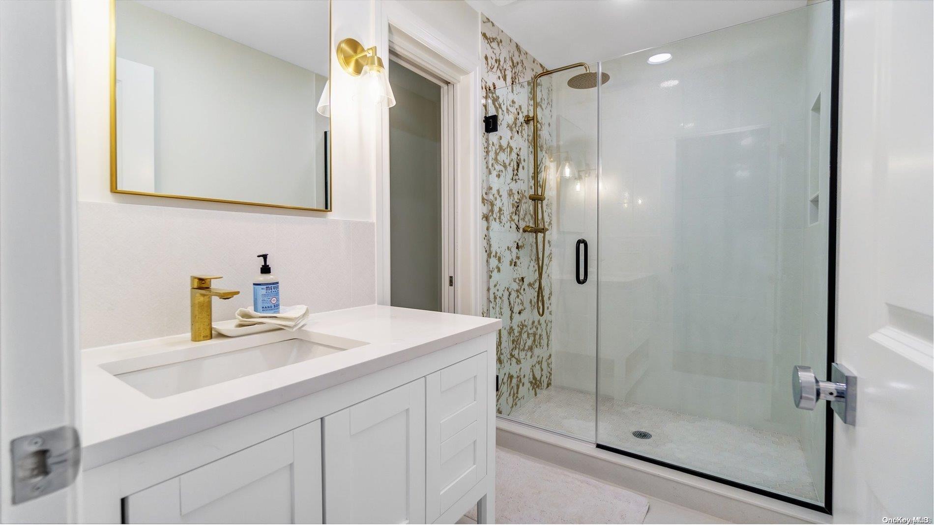 #15 photo, 4 Scrimshaw Drive, サフォーク郡 Southampton , NY 11968