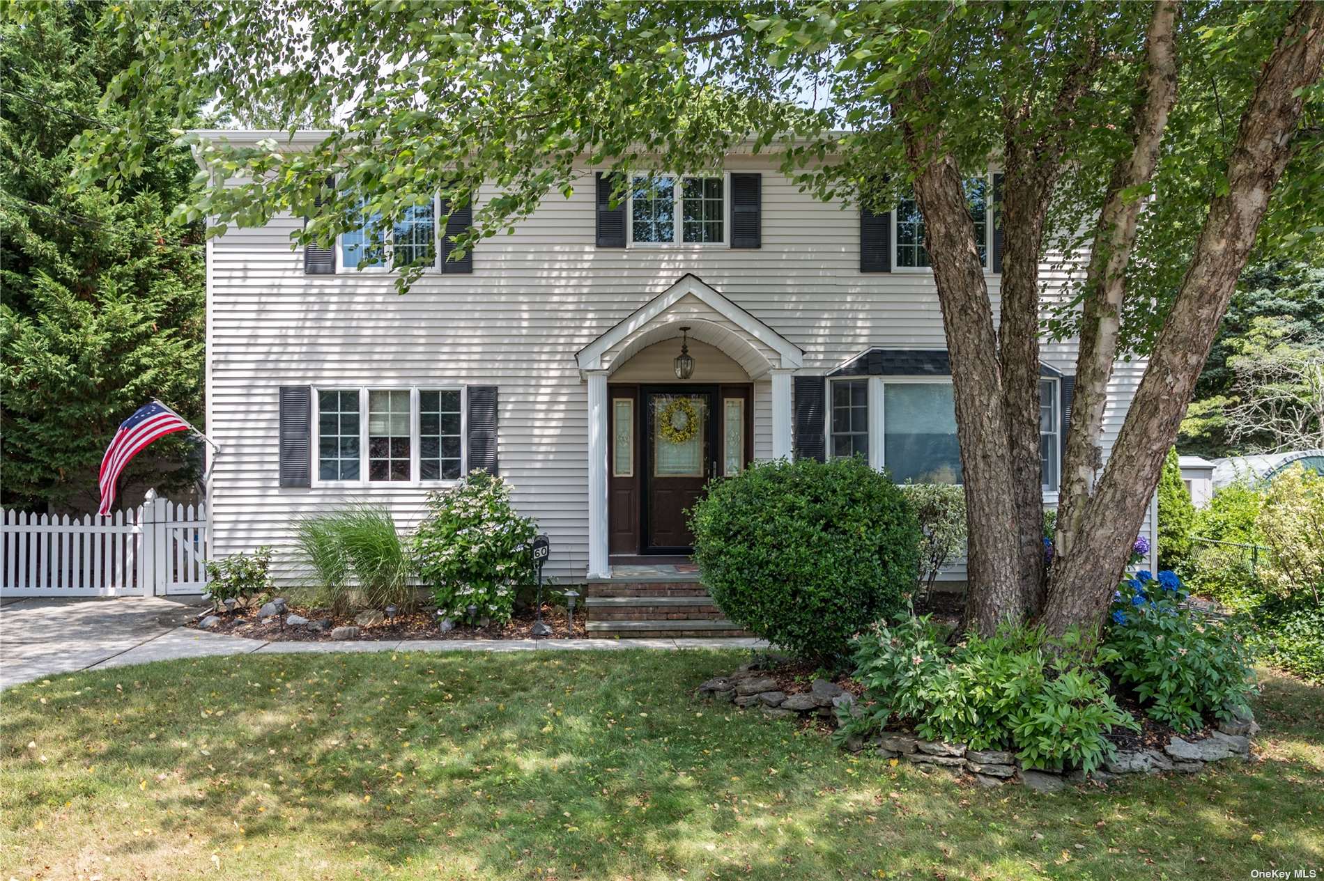 #1 photo, 60 Leslie Lane, ناسو Massapequa , NY 11758