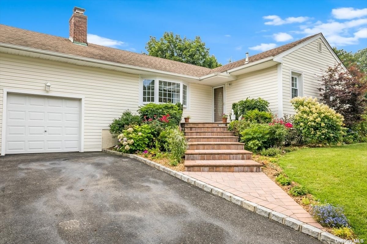 #1 photo, 70 Plymouth Drive, ナッソー郡 Glen Head , NY 11545