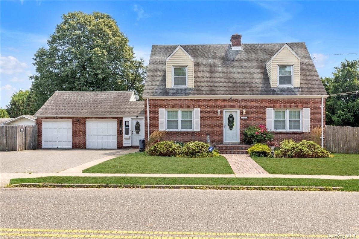 #1 photo, 368 Brook Avenue, サフォーク郡 Bay Shore , NY 11706