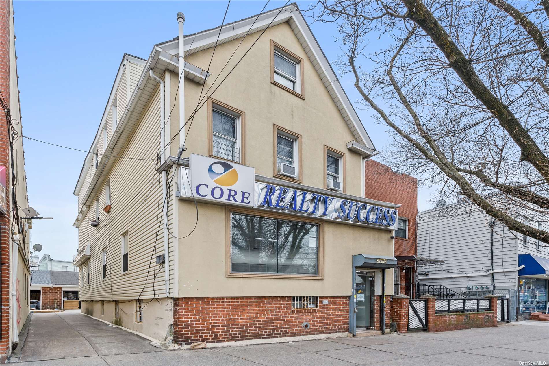 #1 photo, 106-10 Corona Avenue, 法拉盛 Flushing , NY 11368