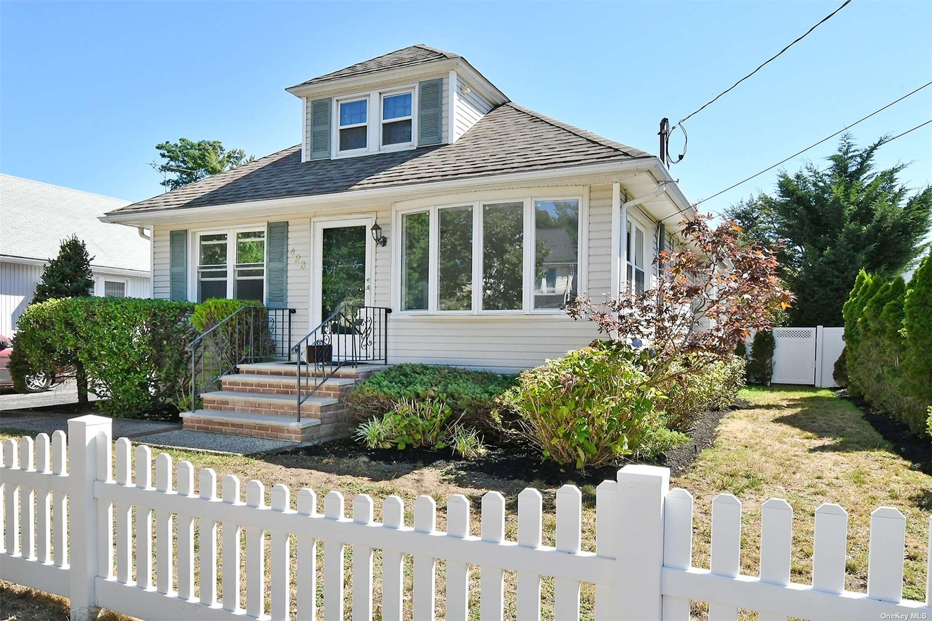 #1 photo, 423 Midwood Avenue, Bellmore , NY 11710