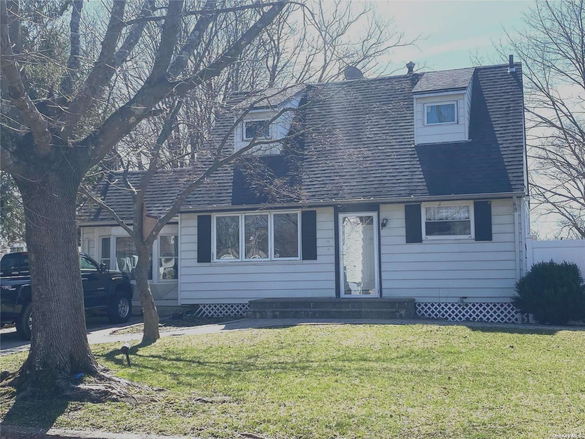 #1 photo, 196 Sterling St, Port Jefferson Station , NY 11776