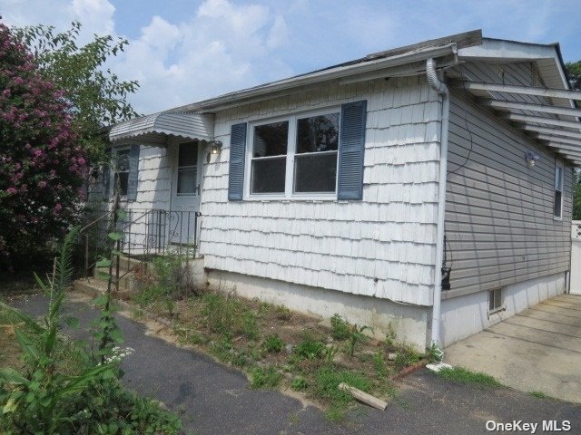 #1 photo, 46 Pineview Boulevard, सफ़ोक काउंटी Central Islip , NY 11722