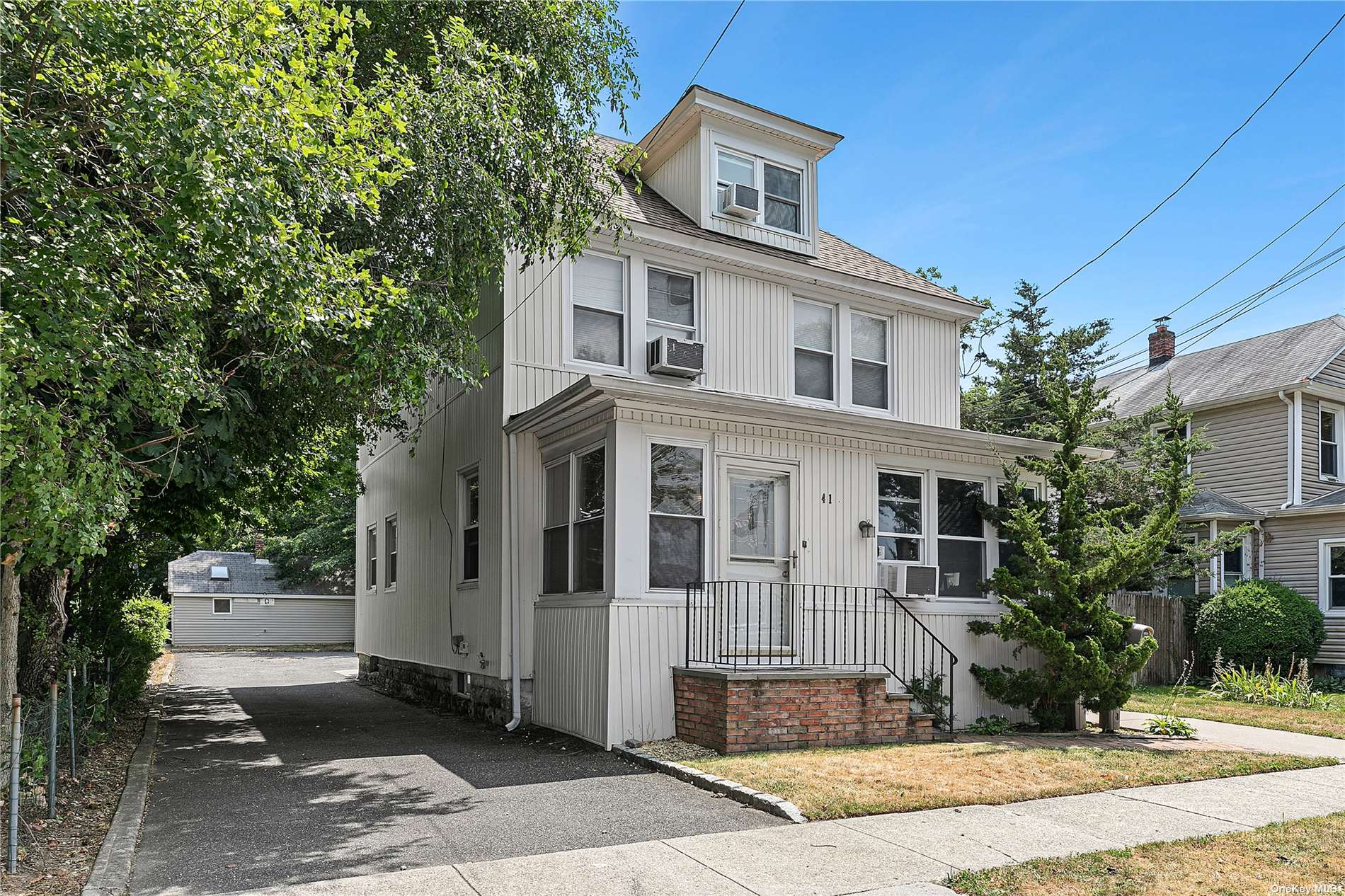 #1 photo, 41 Van Cott Avenue, 长岛 Farmingdale , NY 11735