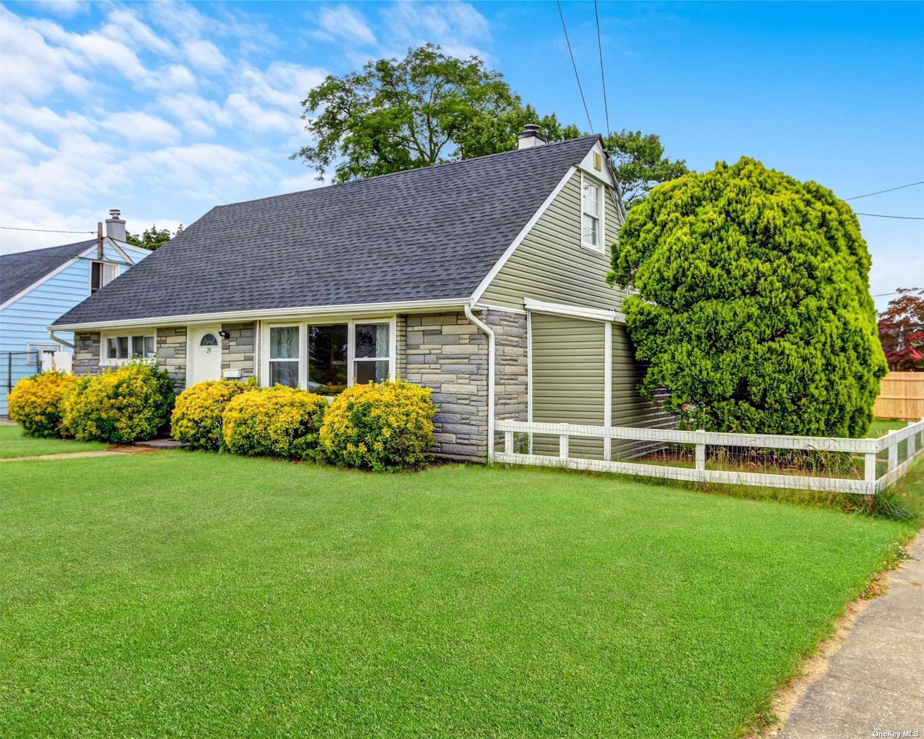 #1 photo, 29 Park Lane, Bethpage , NY 11714