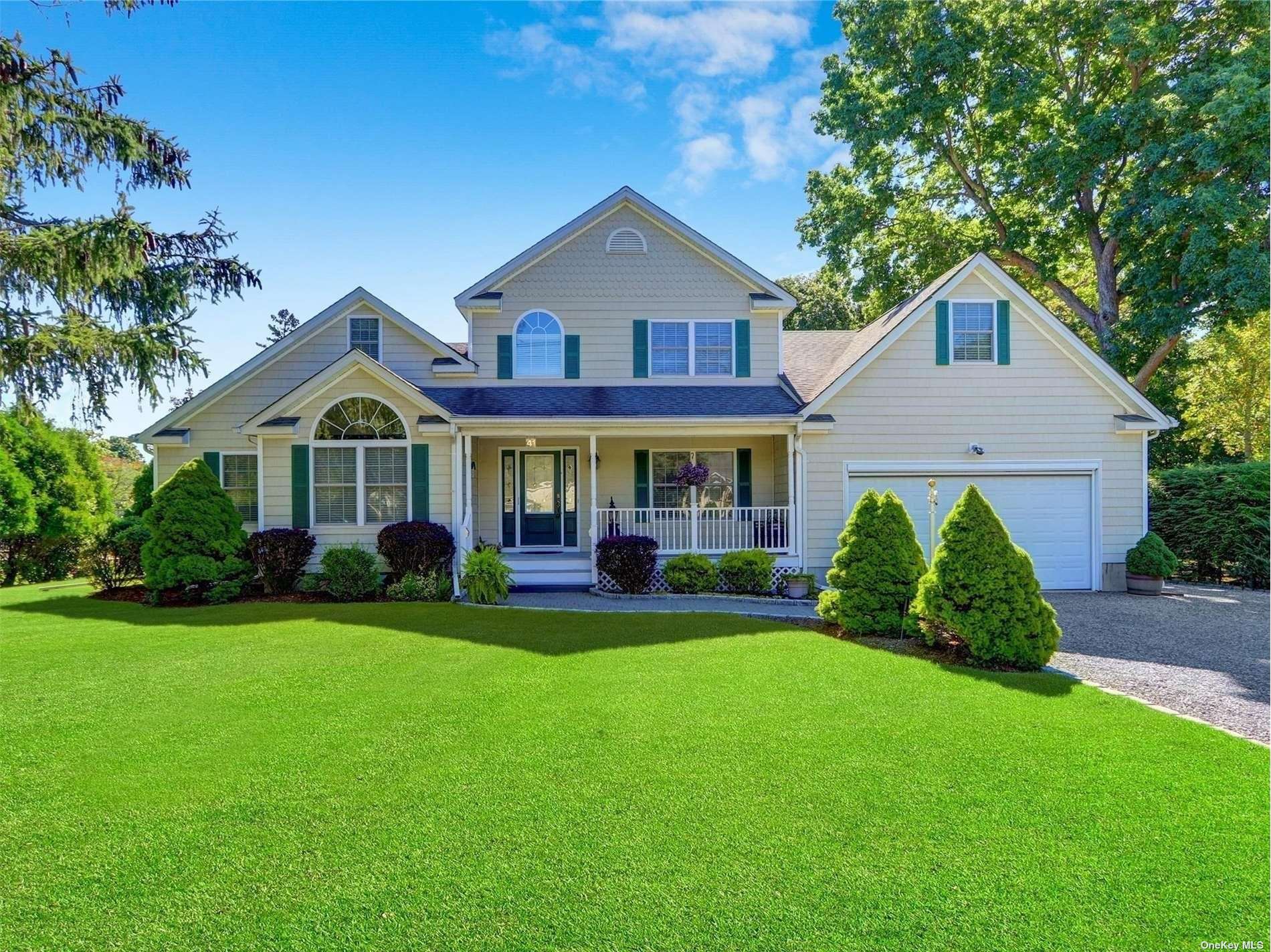 #1 photo, 41 Beachfern Road, 東長島 Center Moriches , NY 11934