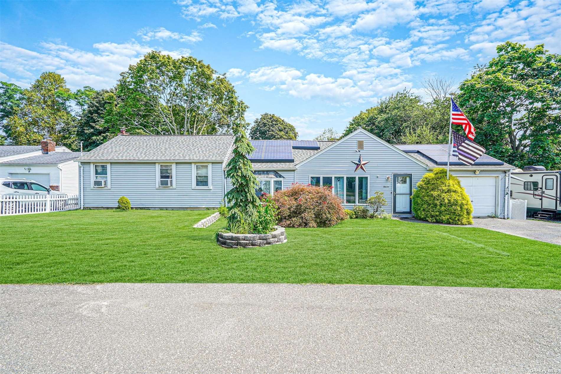 #1 photo, 11 Woodmont Place, Farmingville , NY 11738