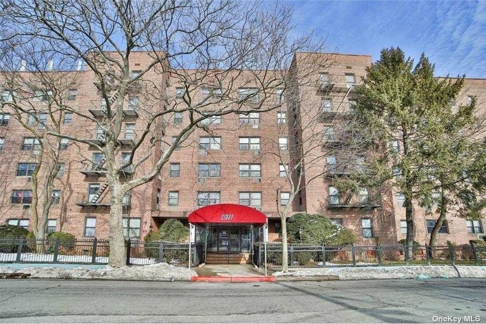 #1 photo, 131-11 Kew Gardens Road, 皇后區 秋園 Kew Gardens , NY 11418