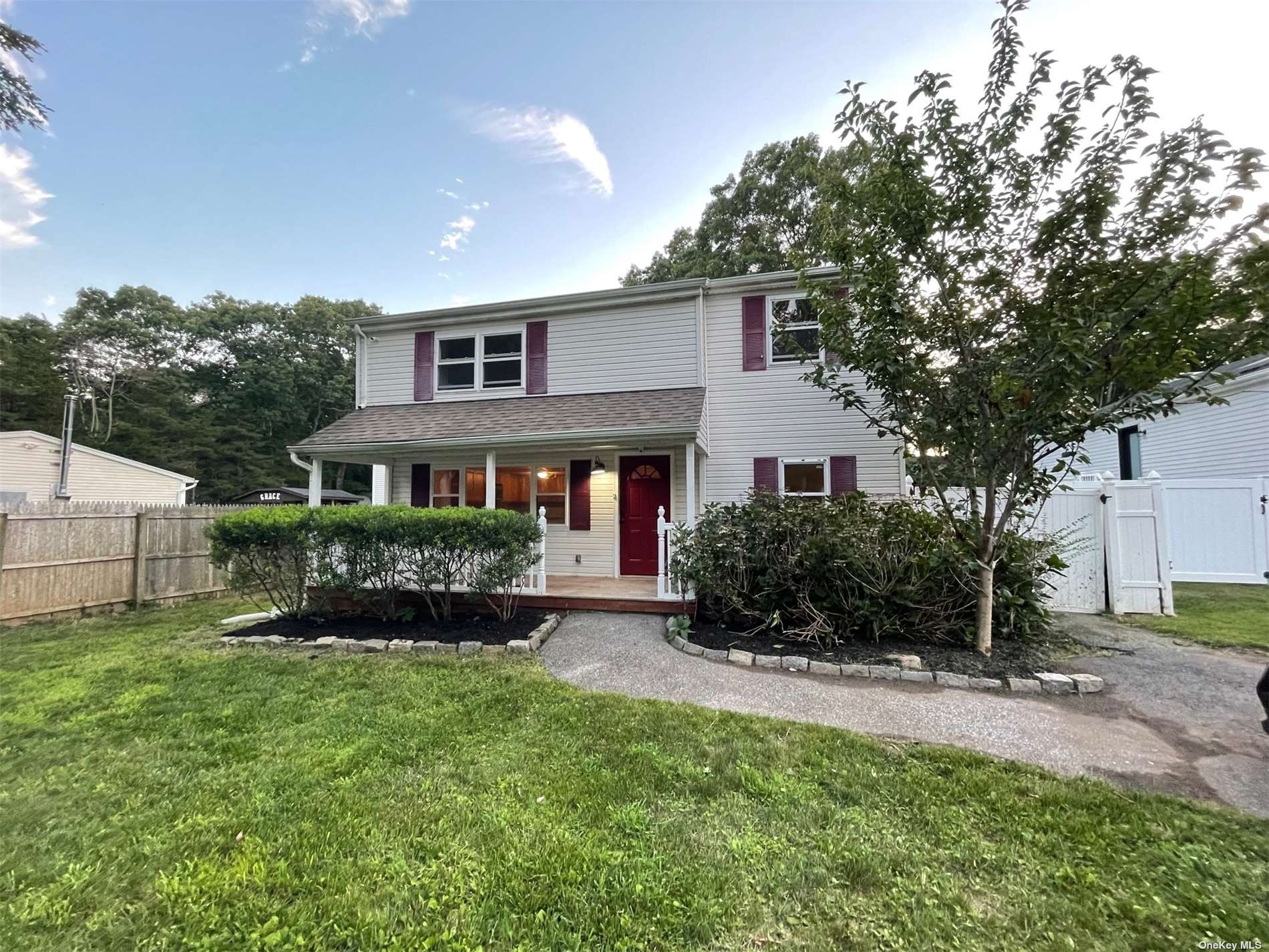 #1 photo, 449 End Avenue, サフォーク郡 Shirley , NY 11967