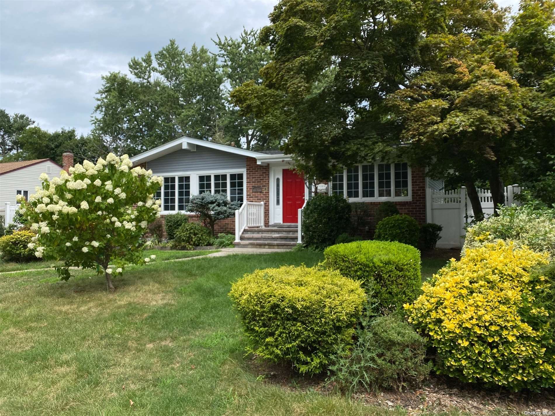 #1 photo, 35 Bluegrass Lane, Commack , NY 11725