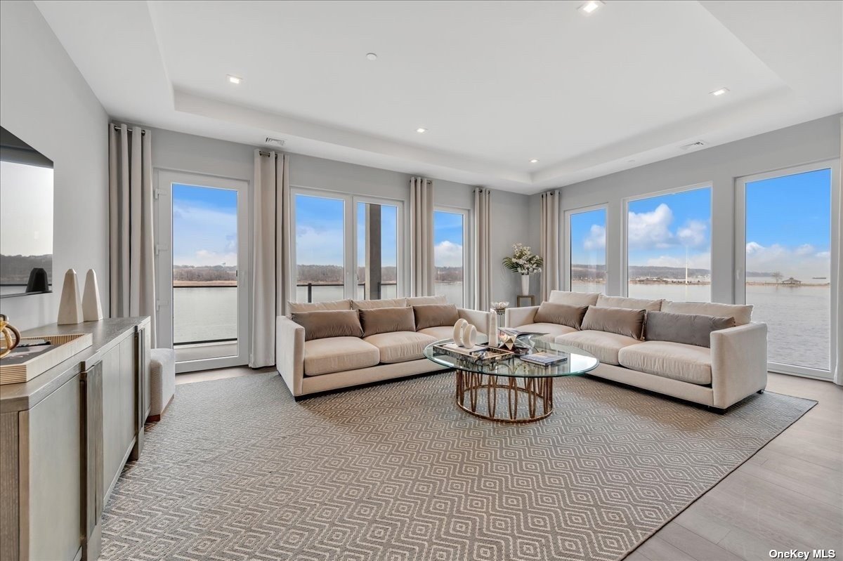 #1 photo, 10 Shore Road, 长岛 Glenwood Landing , NY 11547