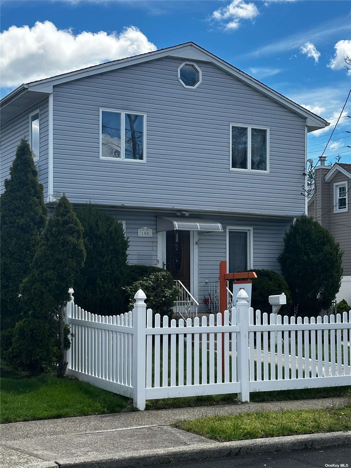 #1 photo, 100 Hale Place, 長島 Bellmore , NY 11710