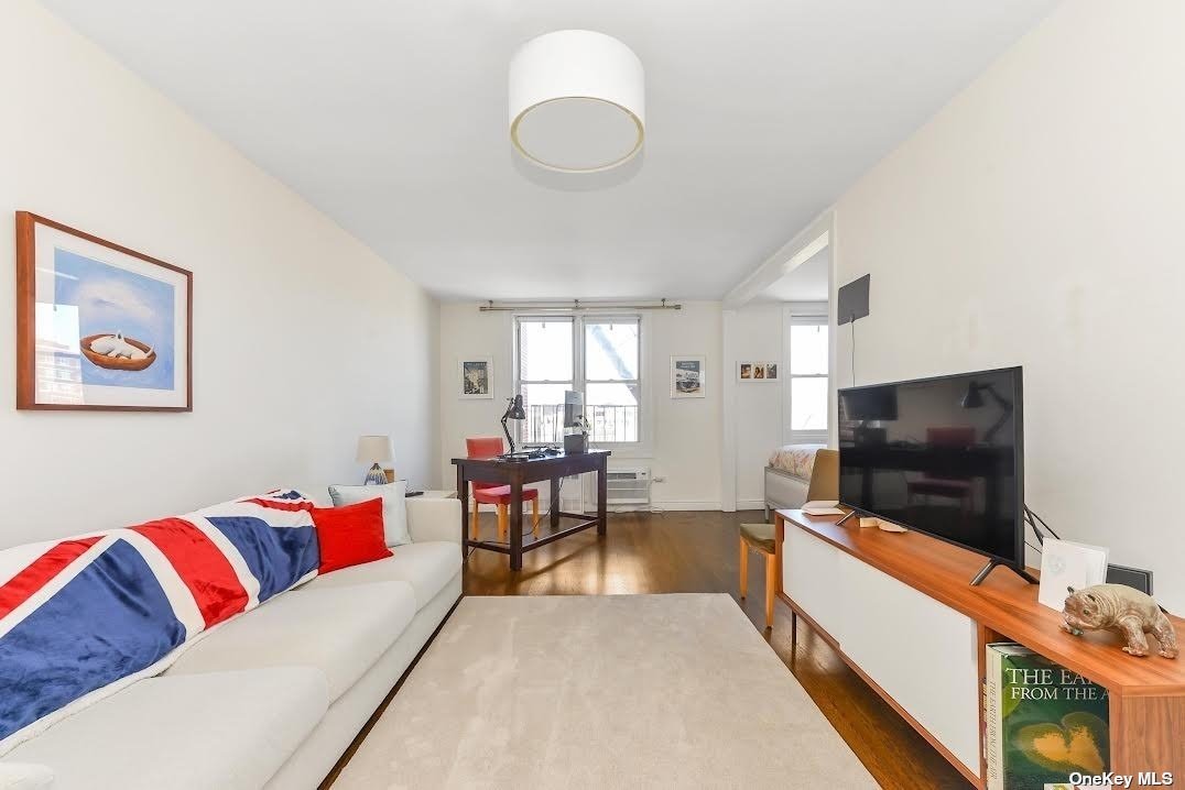 #1 photo, 48-10 45th Street, 皇后区 木边 Woodside , NY 11377