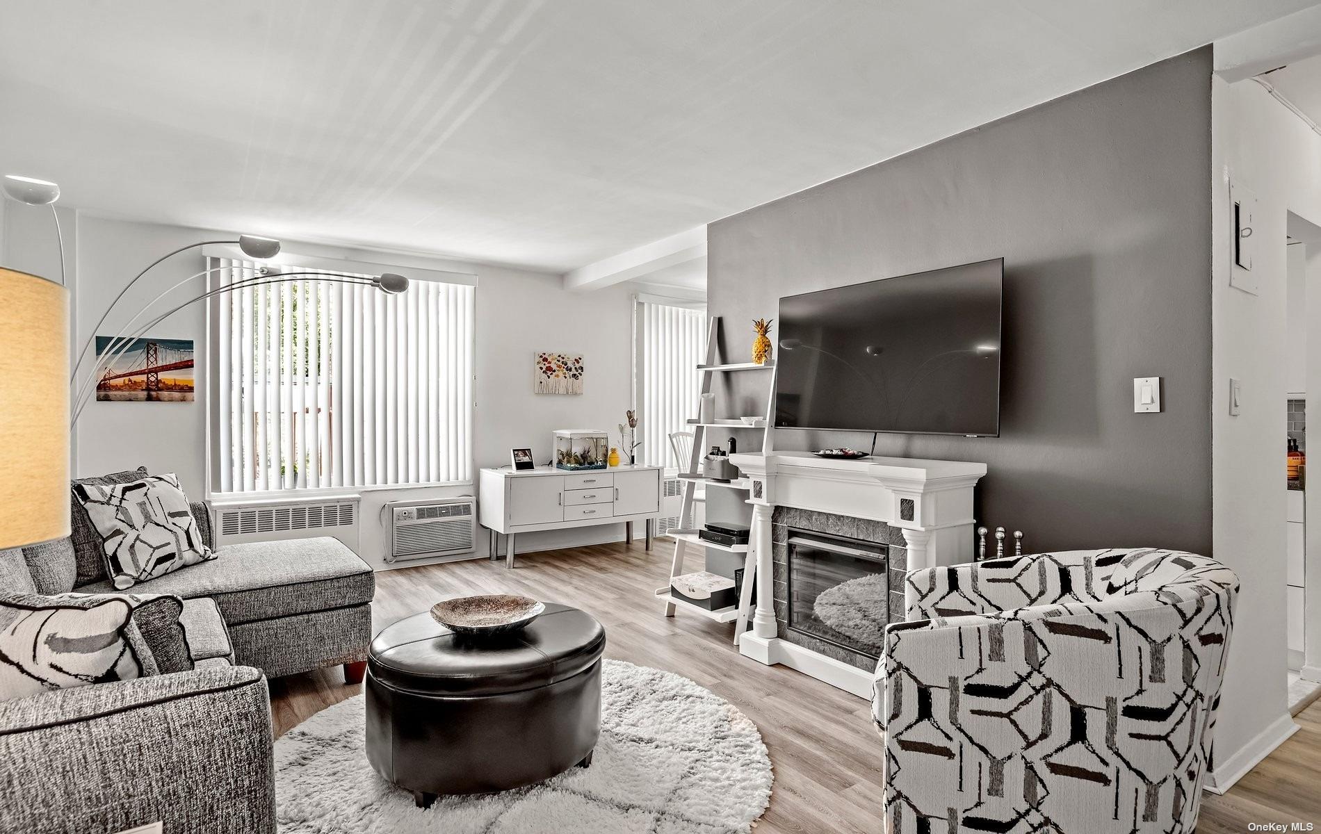 #1 photo, 68-15 Selfridge Street, फॉरेस्ट हिल्स Forest Hills , NY 11375