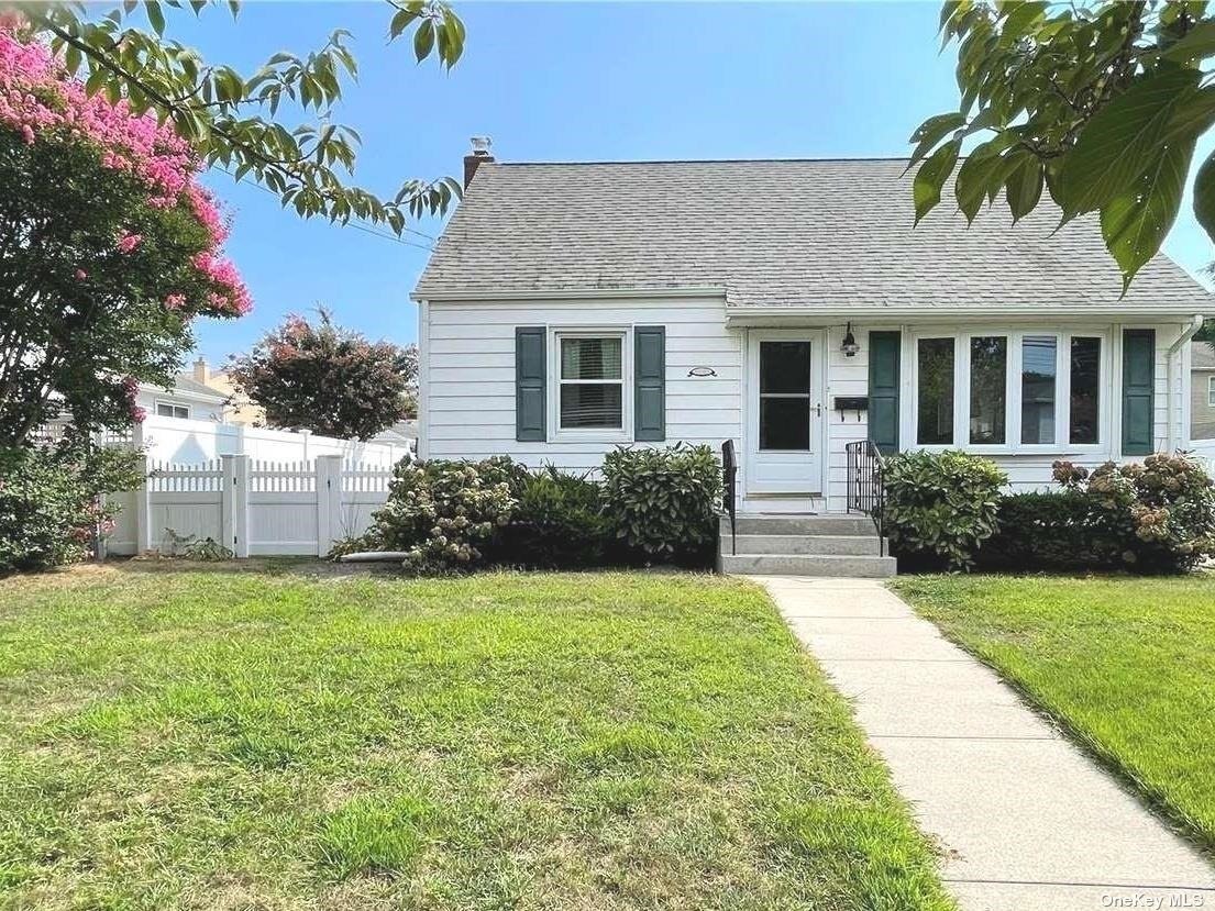 #1 photo, 111 Doris Avenue, ナッソー郡 Bellmore , NY 11710