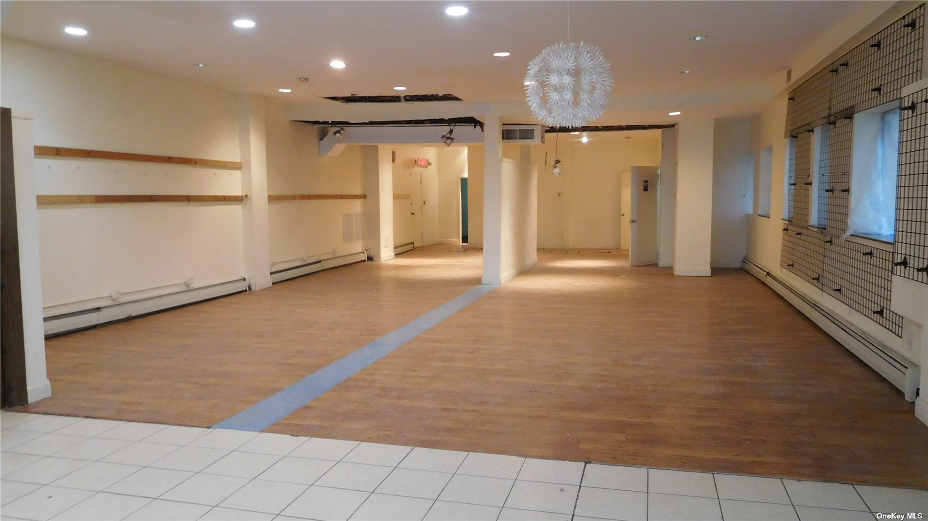 #1 photo, 200 Merrick Road, 长岛 Rockville Centre , NY 11570