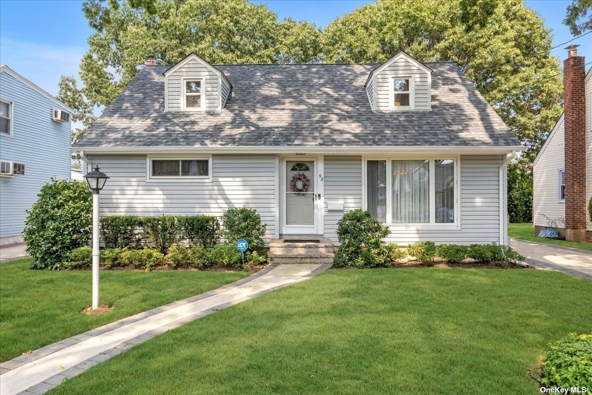 #1 photo, 93 E Fenimore Street, ナッソー郡 Valley Stream , NY 11580