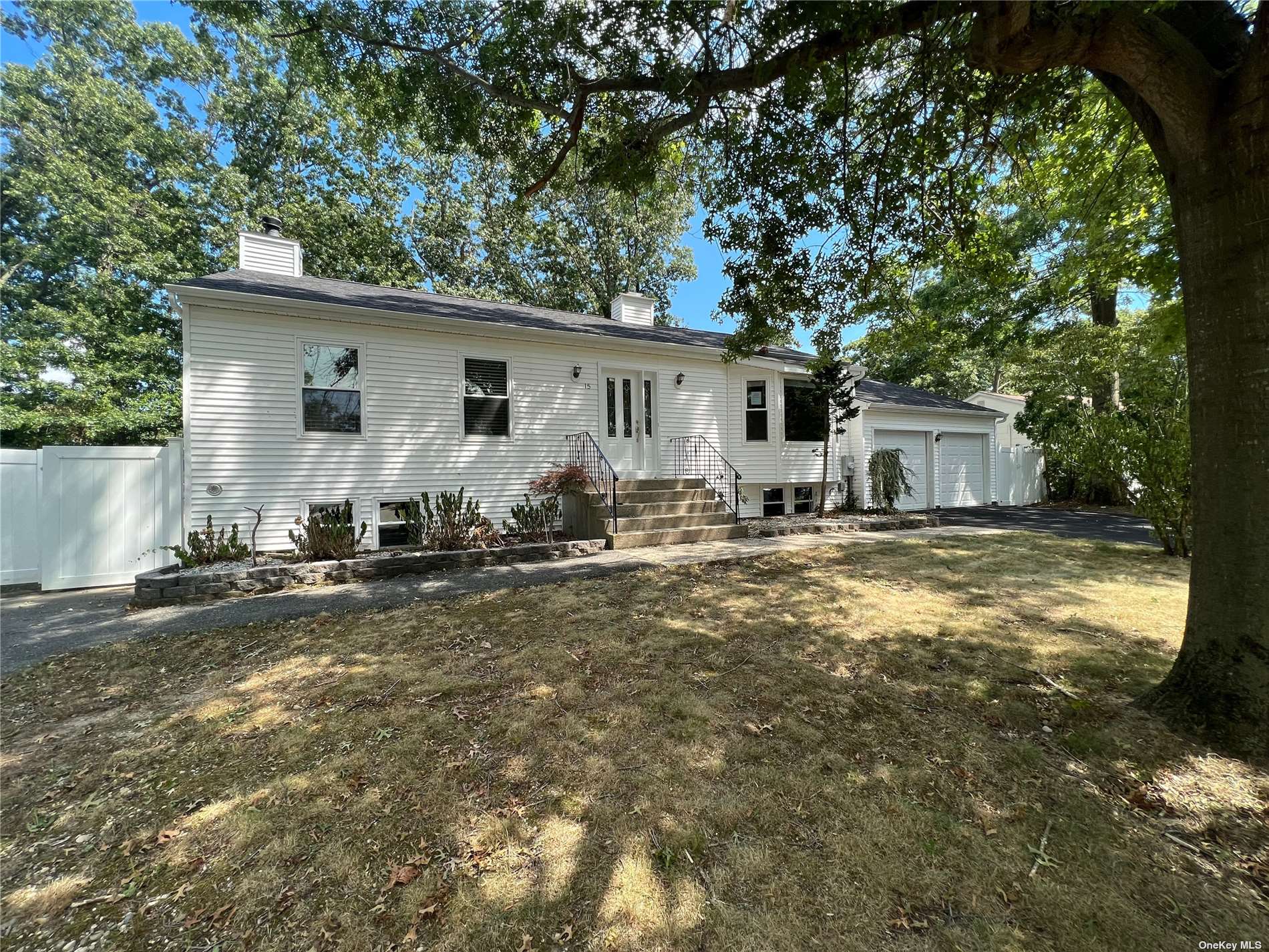 #1 photo, 15 Shenandoah Boulevard, 东长岛 科勒姆 Coram , NY 11727