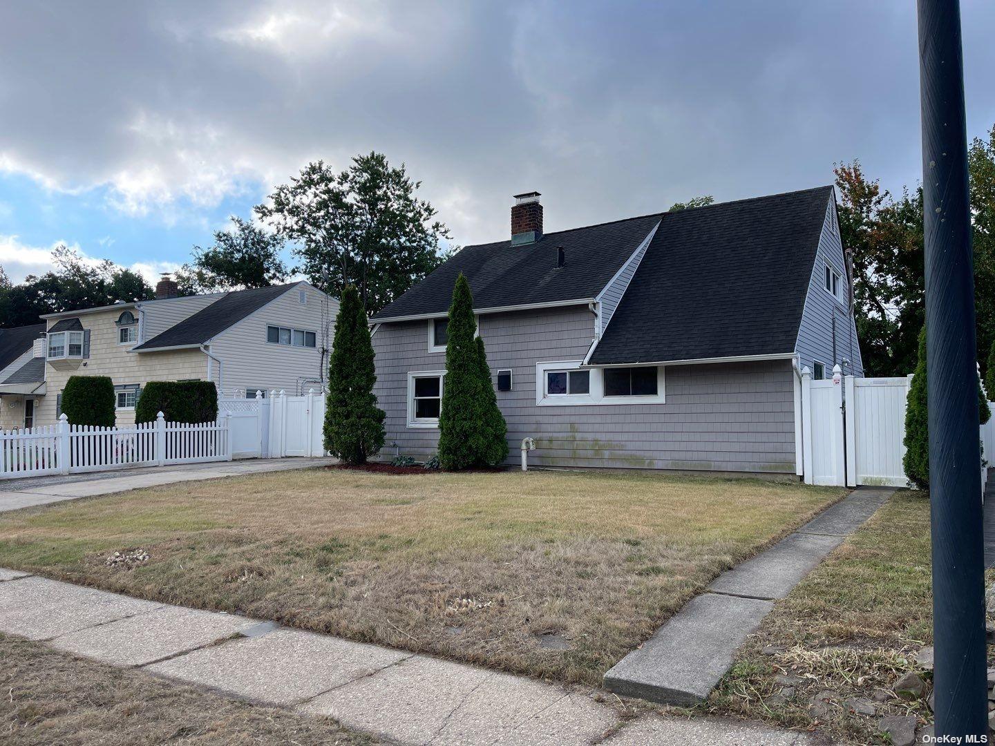 #1 photo, 256 Willowood Drive, 长岛 Wantagh , NY 11793