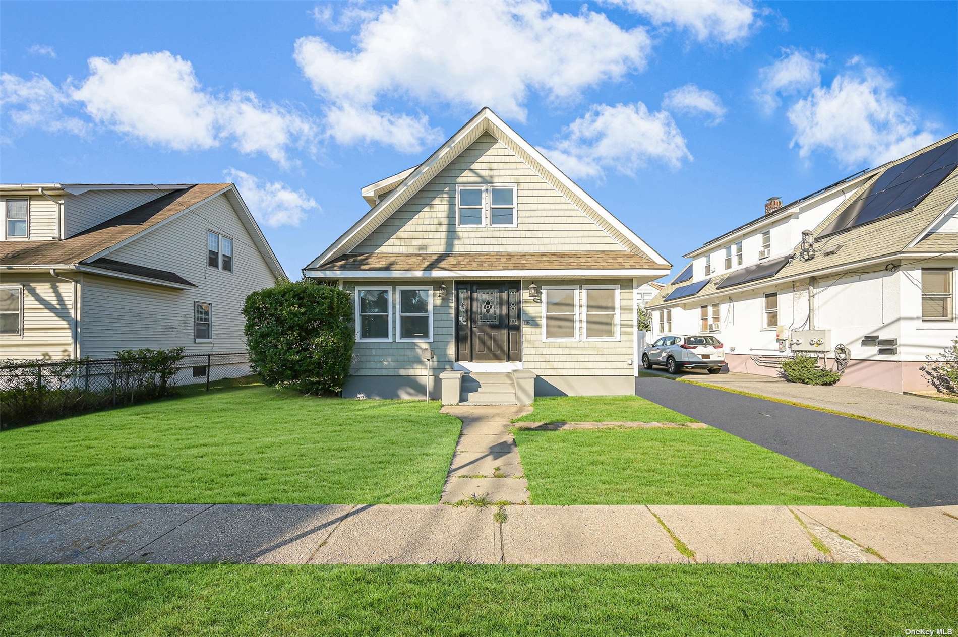 #1 photo, 116 S Clinton Avenue, 東長島 海湾 Bay Shore , NY 11706