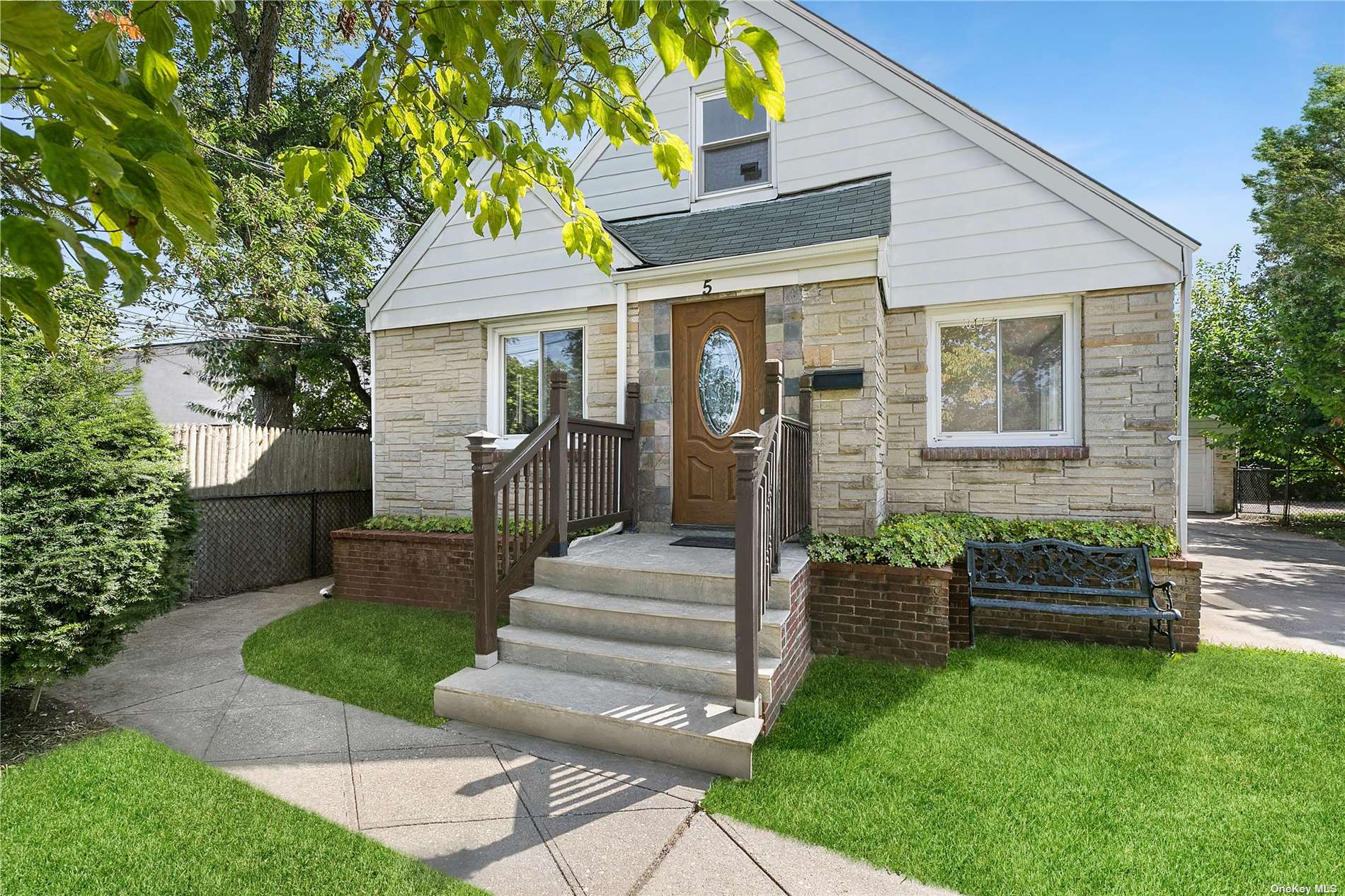 #1 photo, 5 Kent Street, 長島 Farmingdale , NY 11735