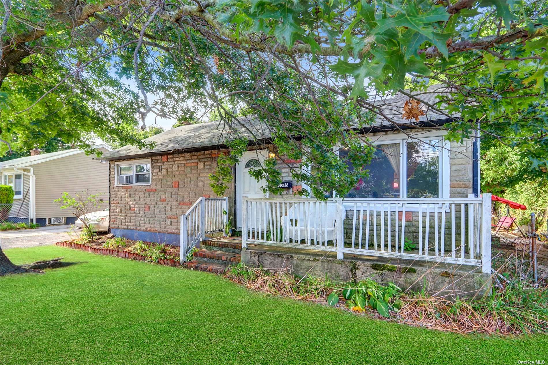 #1 photo, 3333 Great Neck Road, 東長島 Amityville , NY 11701