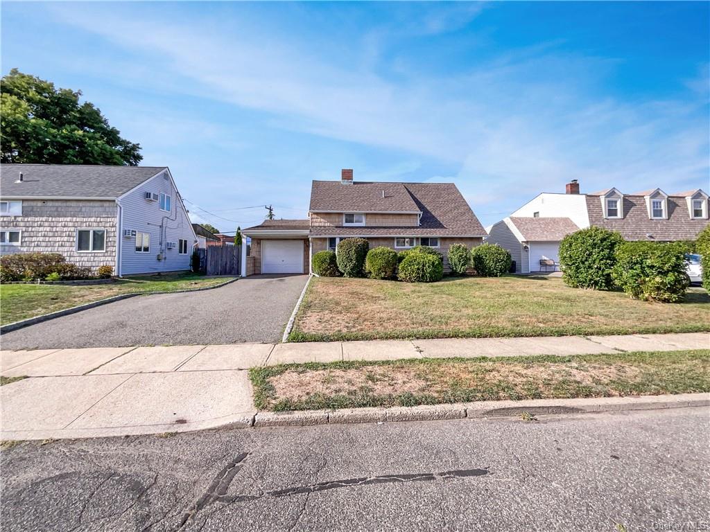 #1 photo, 40 Lantern Road, 長島 Hicksville , NY 11801