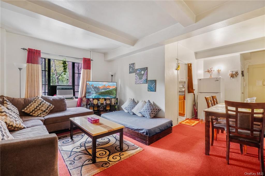 #1 photo, 1551 Unionport Road, 布朗士 Bronx , NY 10462