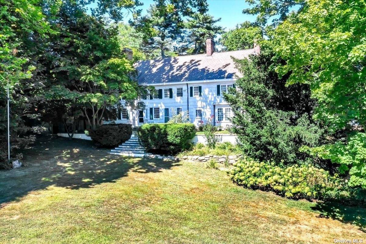 #1 photo, 356 W Hills Road, Саффолк ‖ West Hills , NY 11743