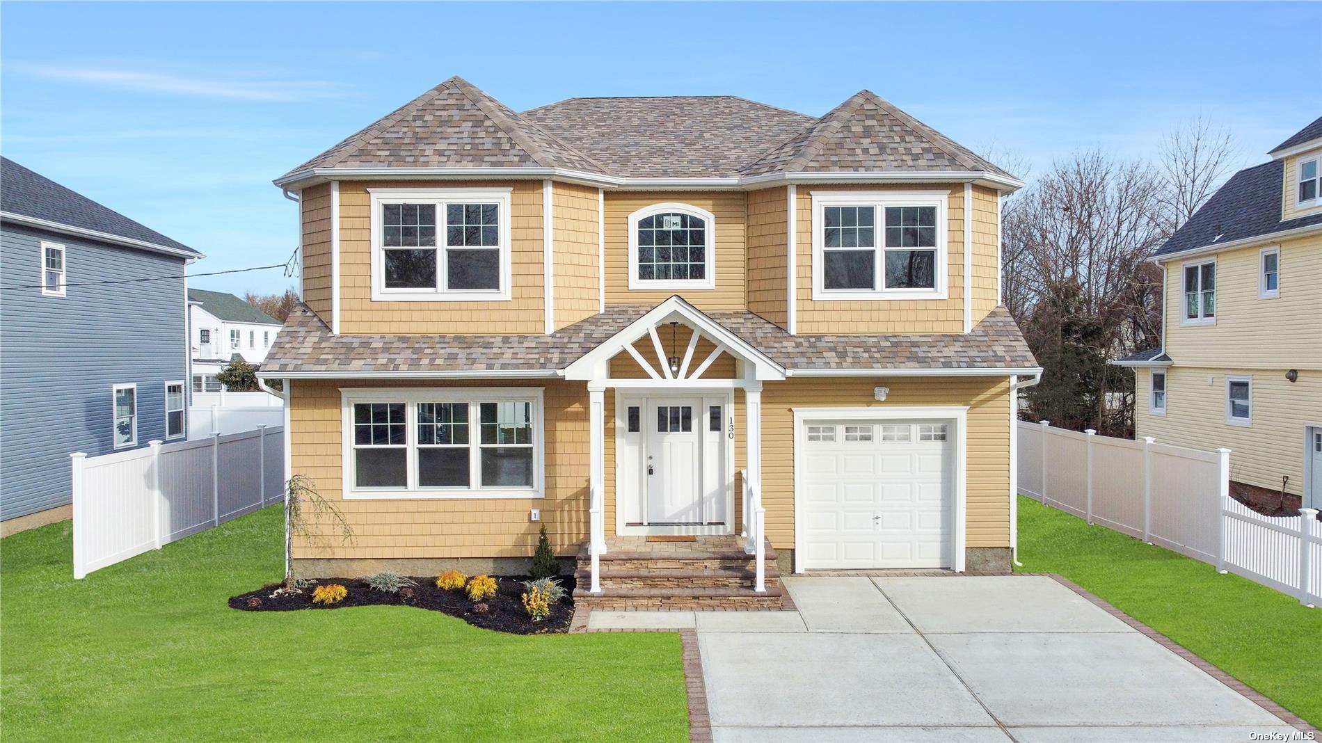 #1 photo, 130 N Bergen Place, 長島 Freeport , NY 11520