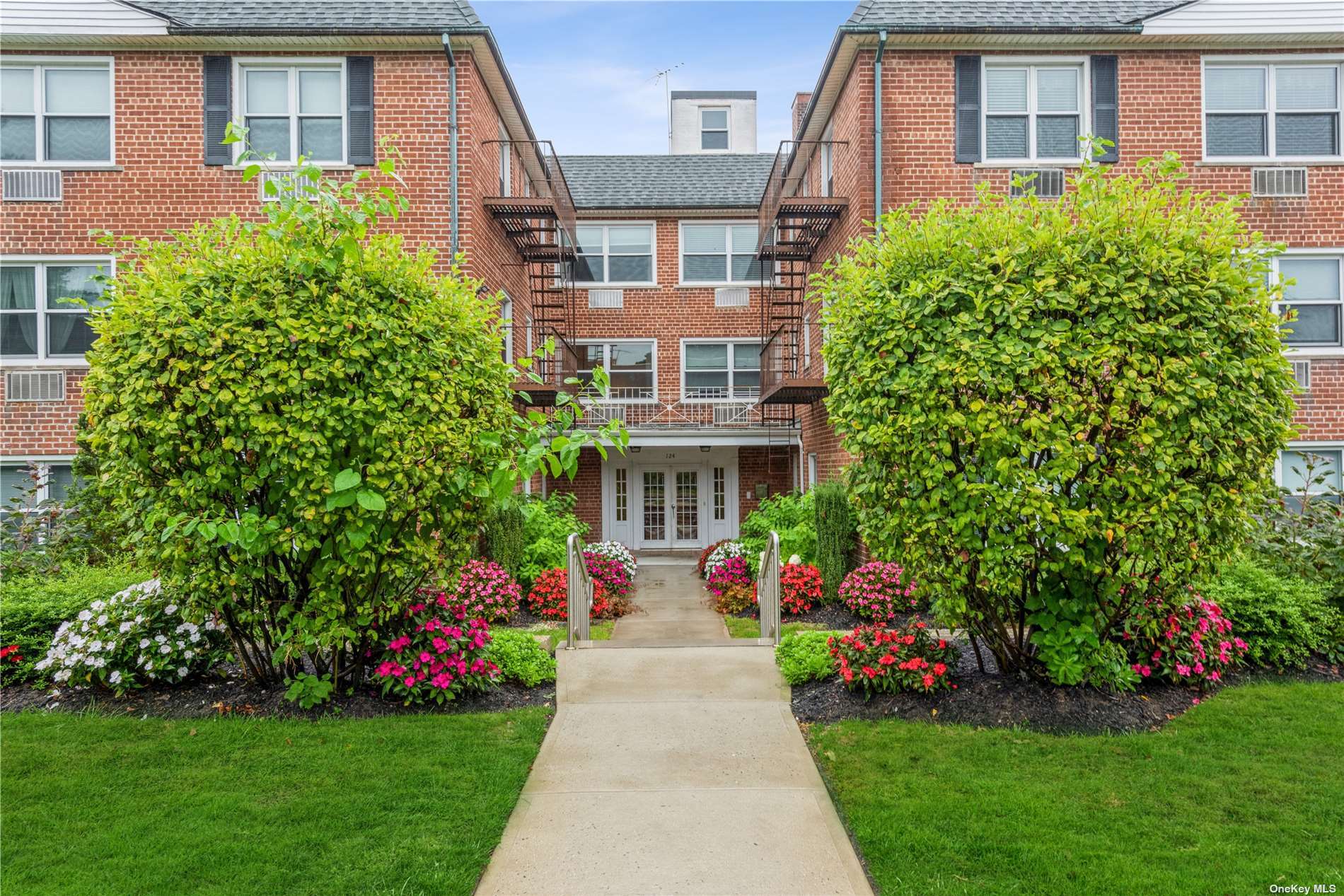 #1 photo, 124 S. Park Avenue, Rockville Centre , NY 11570