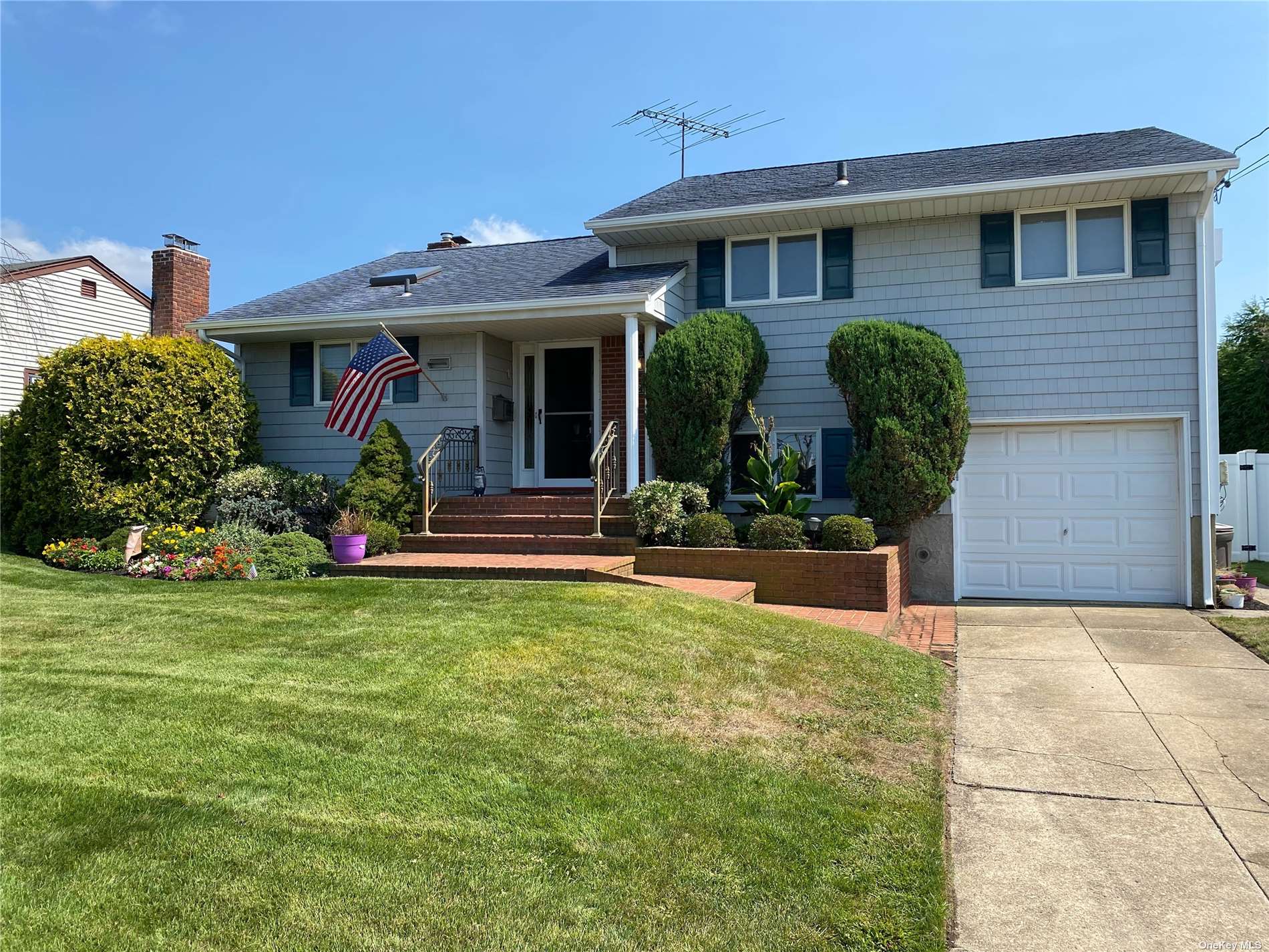 #1 photo, 21 Jomarr, Massapequa , NY 11758
