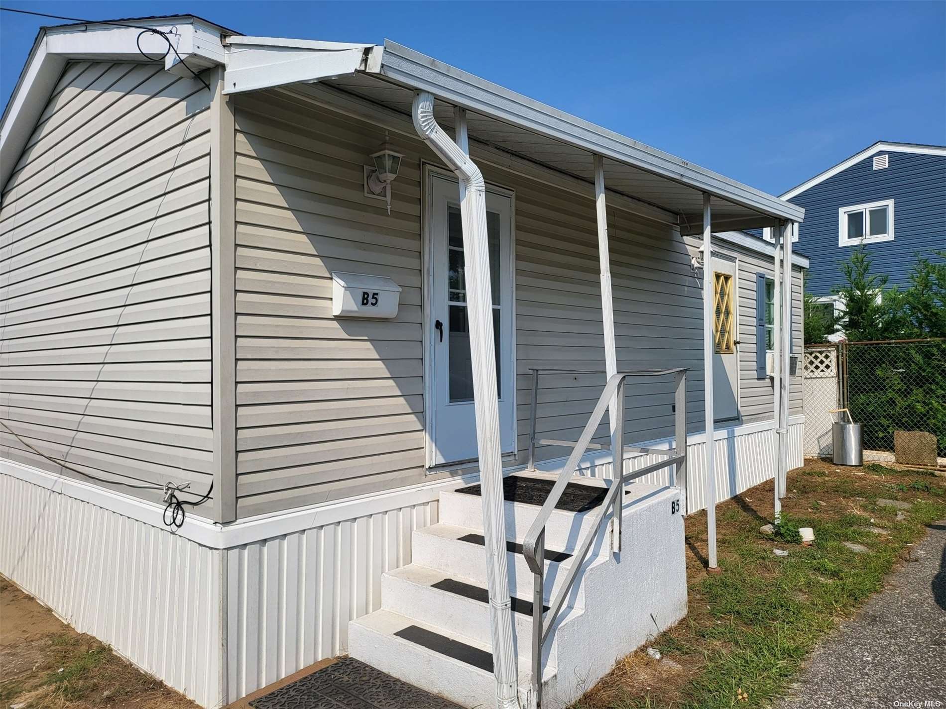 #1 photo, 600 Broadway, מחוז סאפוק Amityville , NY 11701