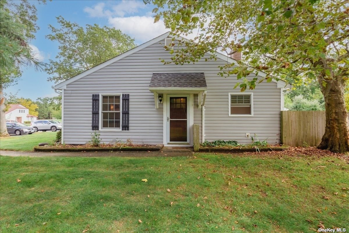 #1 photo, 10 Norfolk Court, Coram , NY 11727