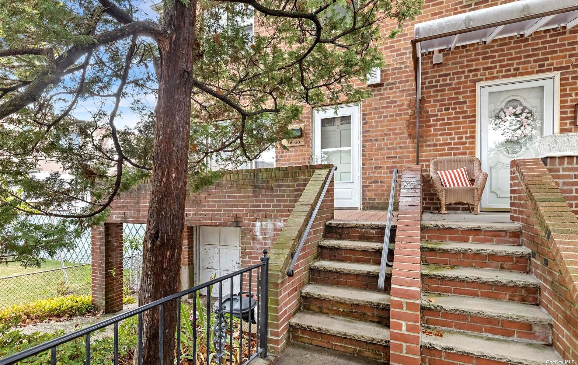 #1 photo, 76-20 60th Road, Куинс ‖ Middle Village , NY 11379