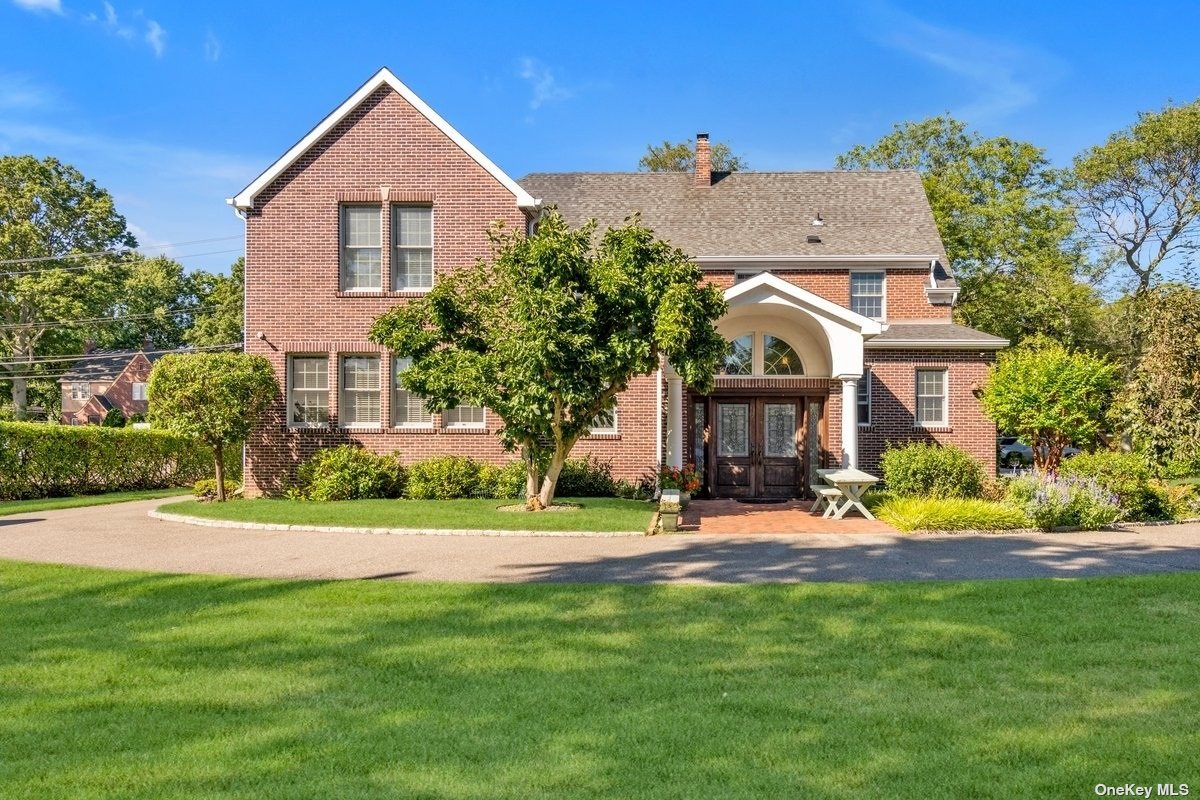 #1 photo, 91 Stewart Avenue, Hicksville , NY 11801