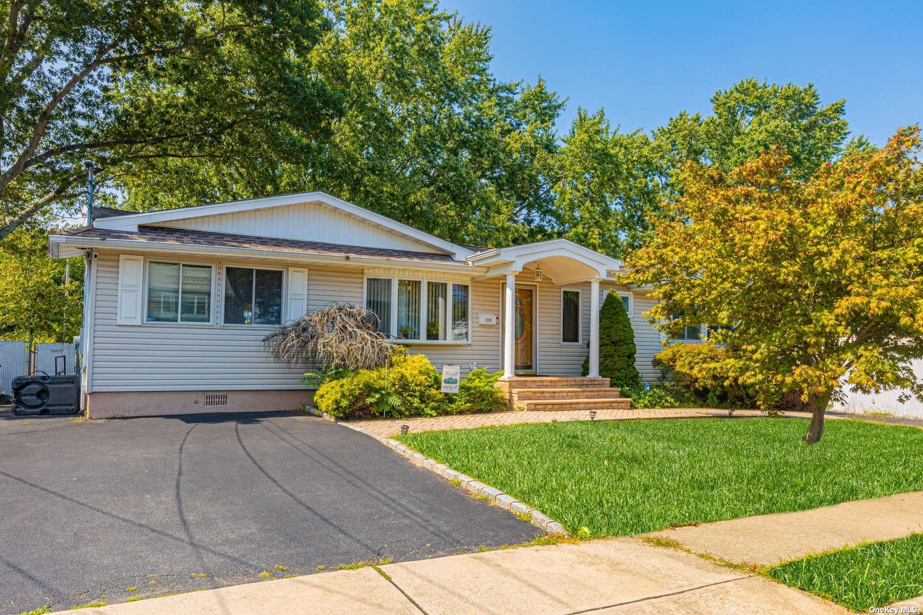 #1 photo, 1238 Chicago Avenue, Саффолк ‖ Bay Shore , NY 11706