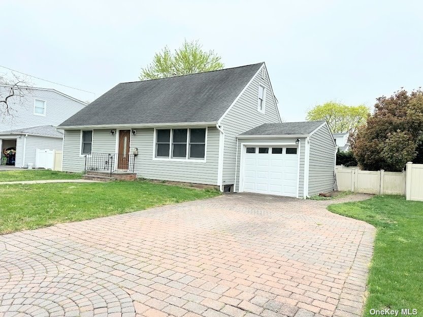 #1 photo, 117 Garden Drive, Albertson , NY 11507